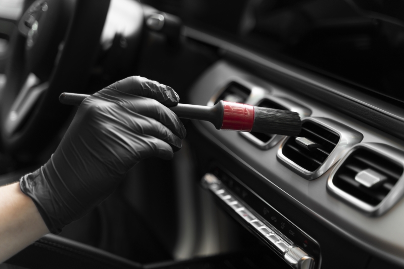 Car Detailing Toàn Diện: Đừng Quên Bảo Dưỡng Khoang Máy – "Trái Tim" Xe Hơi Cần Được Chăm Sóc